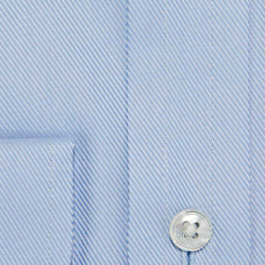 Classic Fit, Cutaway Collar, Two Button Cuff Shirt in Light Blue Twill