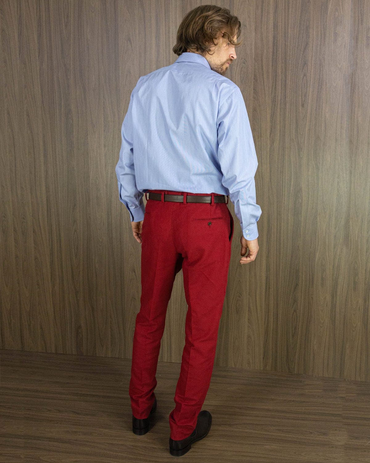 Classic Fit, Classic Collar, 2 Button Cuff Shirt in a Blue & White Hairline Poplin Cotton - Hilditch & Key