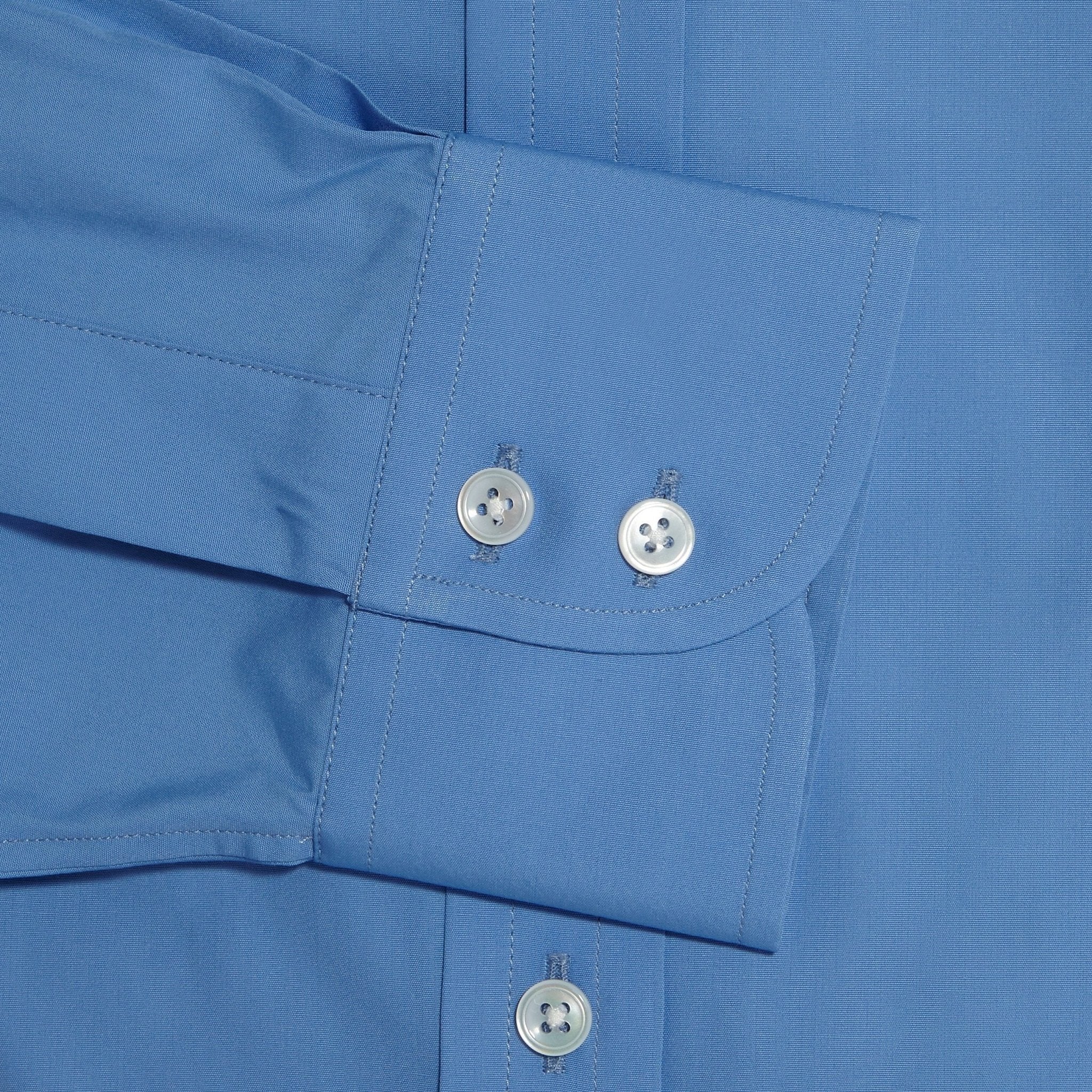 Classic Fit, Classic Collar, 2 Button Cuff Shirt in a Plain Blue Poplin Cotton - Hilditch & Key