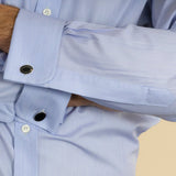 Chemise coupe classique, col classique, double manchette en popeline de coton bleu et blanc
