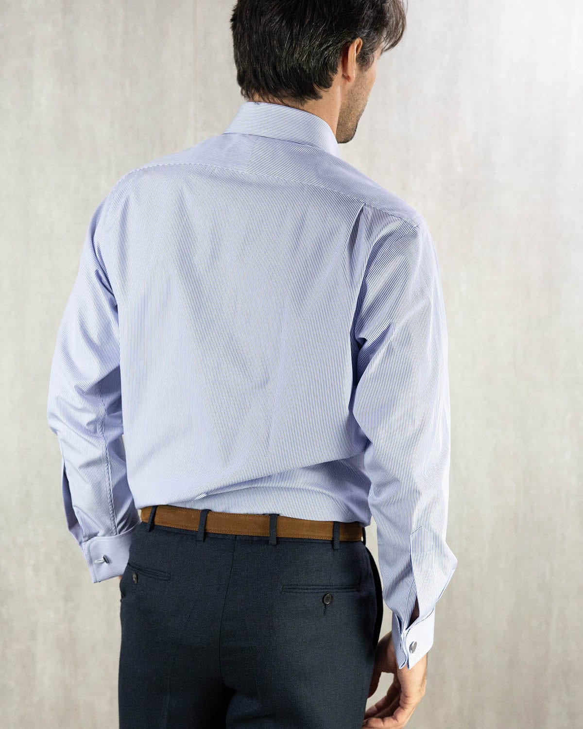 Classic Fit, Cut-away Collar, Double Cuff Shirt in a Blue & White Fine Bengal Poplin Cotton - Hilditch & Key