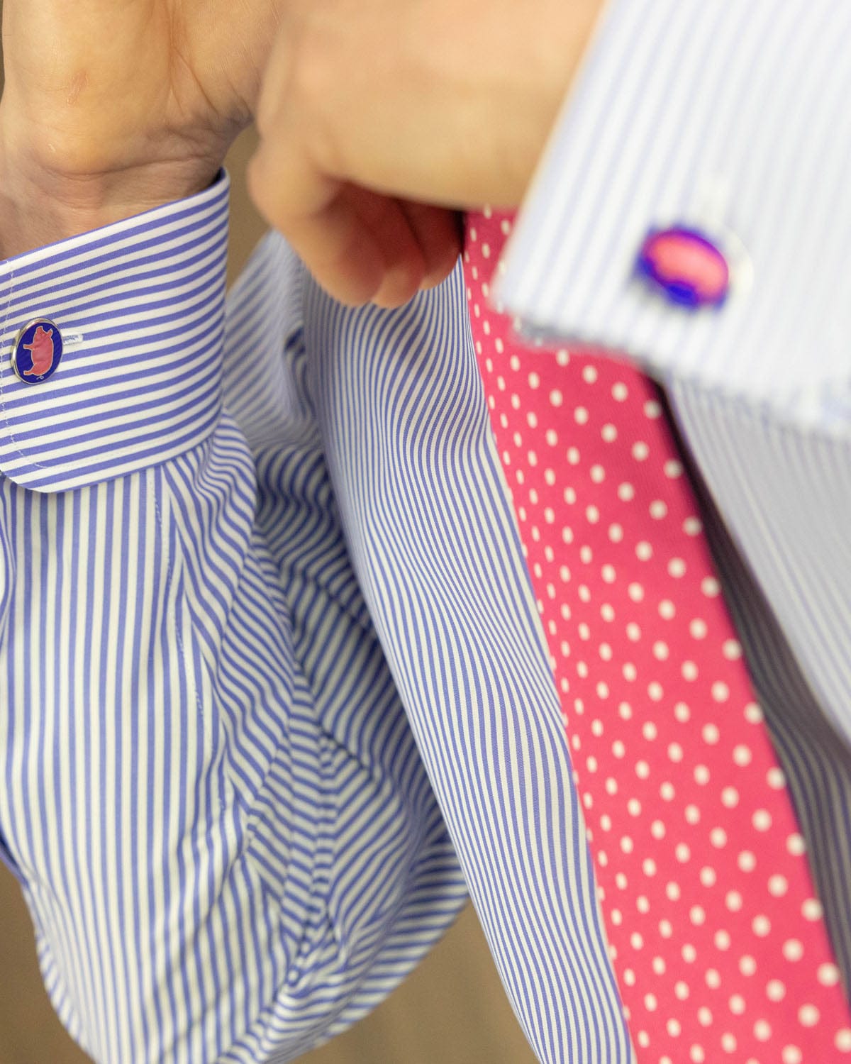 Classic Fit, Cut-away Collar, Double Cuff Shirt in a Blue & White Medium Bengal Poplin Cotton - Hilditch & Key