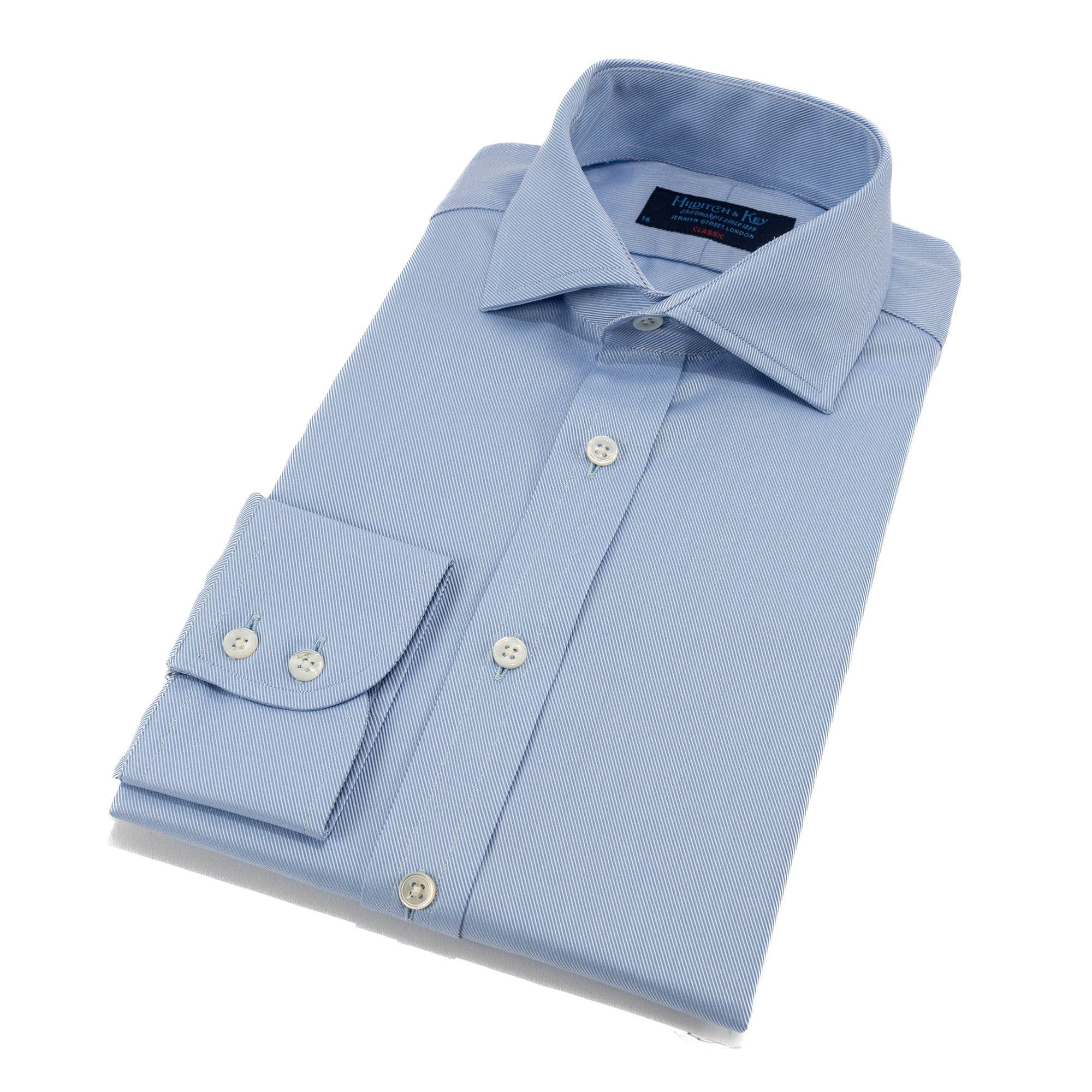 Classic Fit, Cutaway Collar, Two Button Cuff Shirt in Light Blue Twill