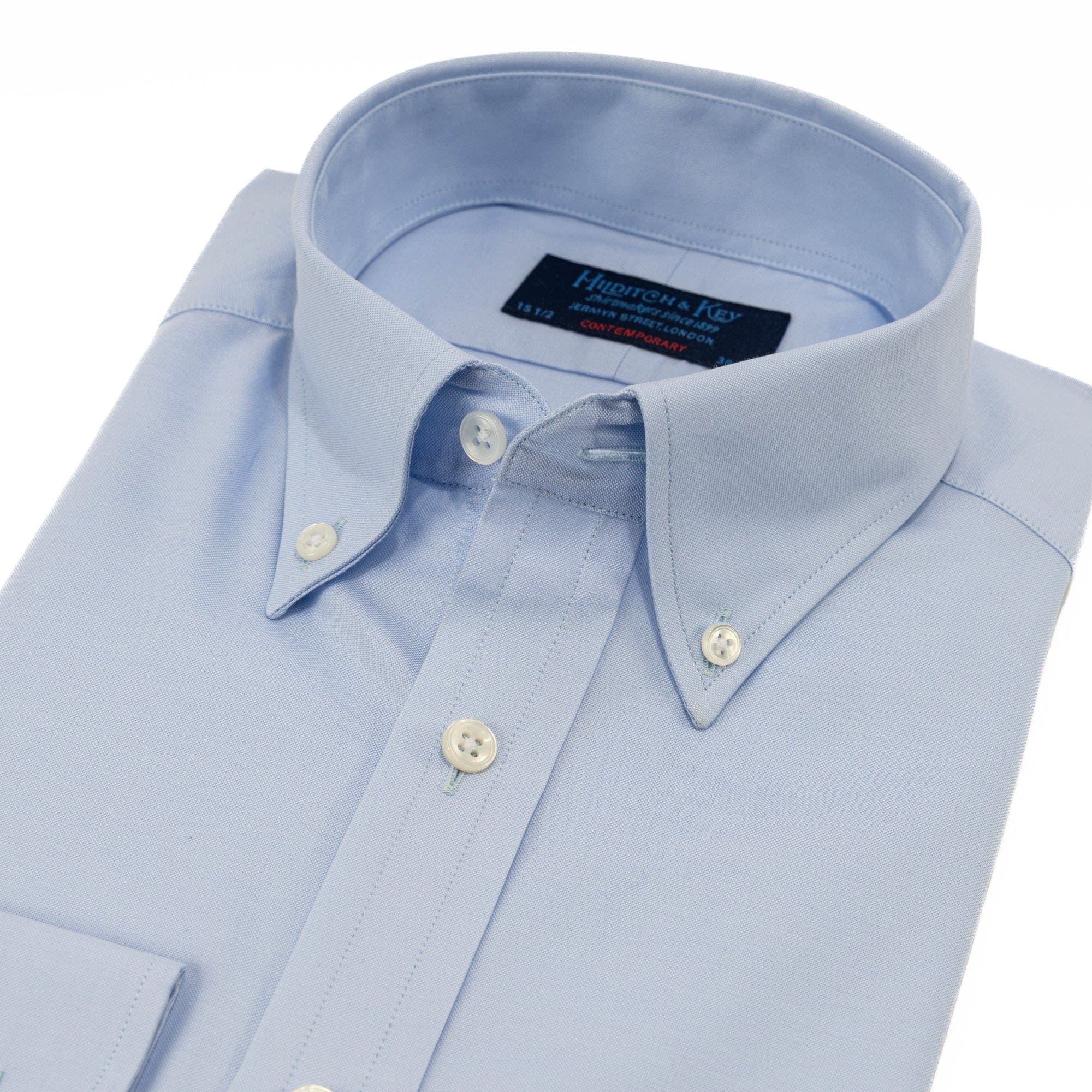 Contemporary Fit, Button Down Collar, 2 Button Cuff Shirt in a Blue Fine Oxford