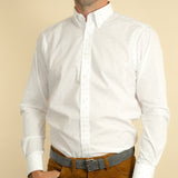 Contemporary Fit Button Down Collar 2 Button Cuff Shirt In White With Small Blue Square