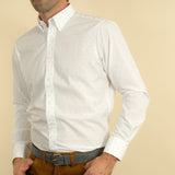 Contemporary Fit Button Down Collar 2 Button Cuff Shirt In White With Small Blue Square