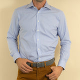 Chemise à coupe contemporaine, col classique, poignets à 2 boutons, en popeline de coton bengale bleu et blanc moyen