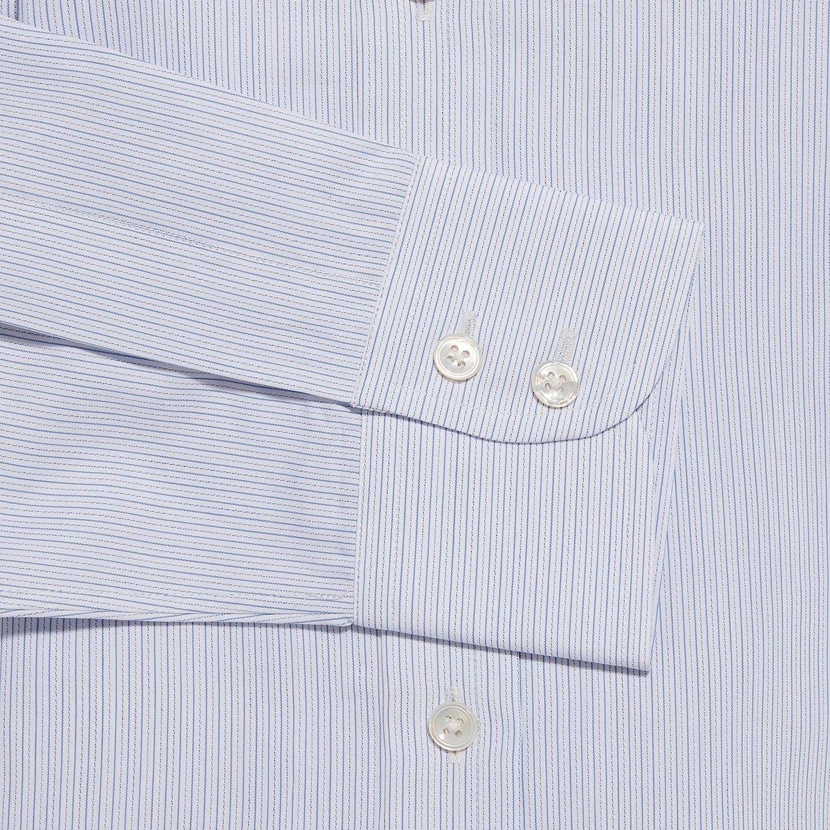 Contemporary Fit, Classic Collar, 2 Button Cuff Shirt in a Blue & White Stripe Poplin Cotton