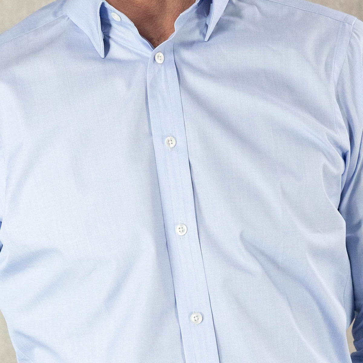 Contemporary Fit, Concealed Button Down Collar, Two Button Cuff Shirt In Plain Blue - Hilditch & Key