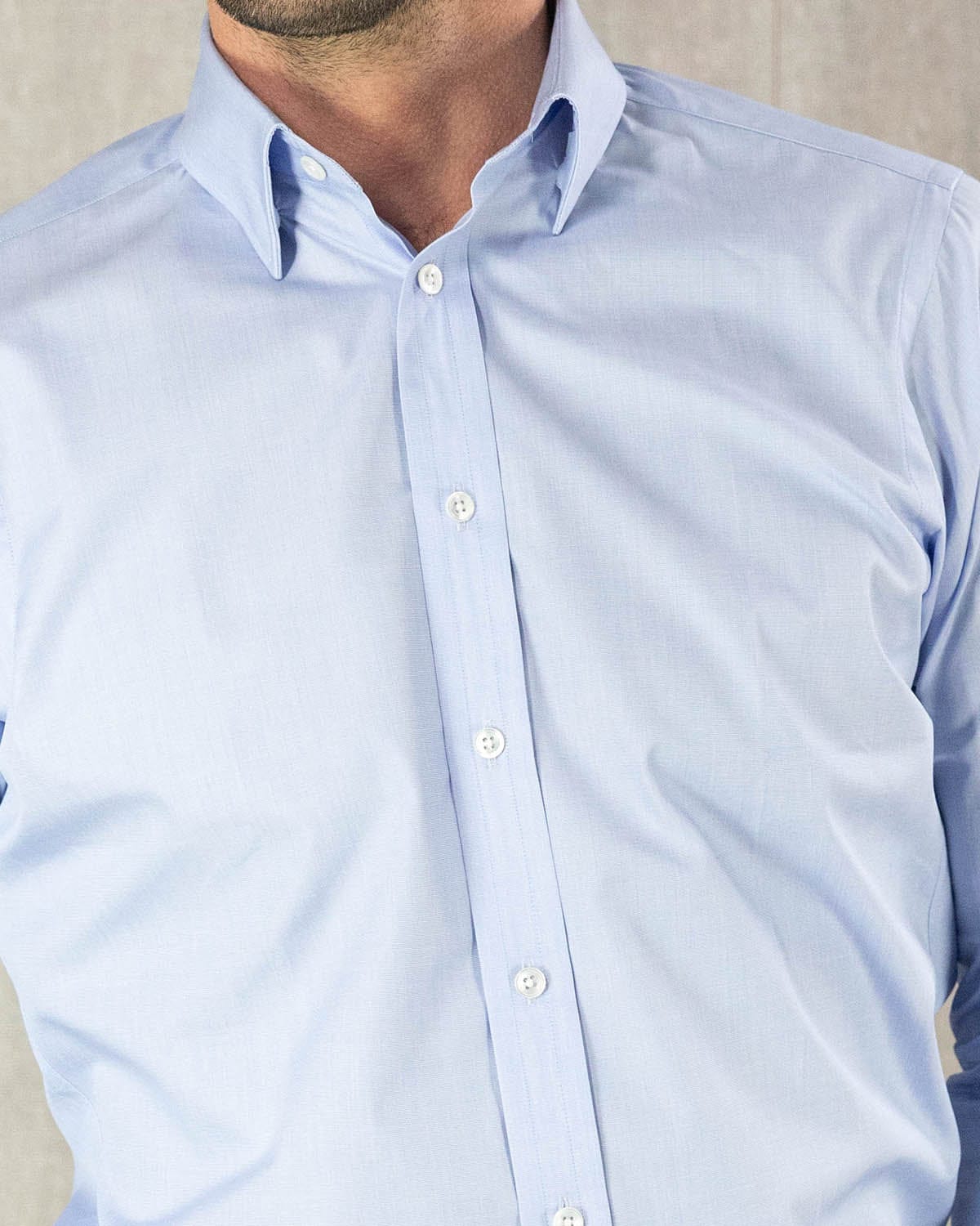 Contemporary Fit, Concealed Button Down Collar, Two Button Cuff Shirt In Plain Blue - Hilditch & Key