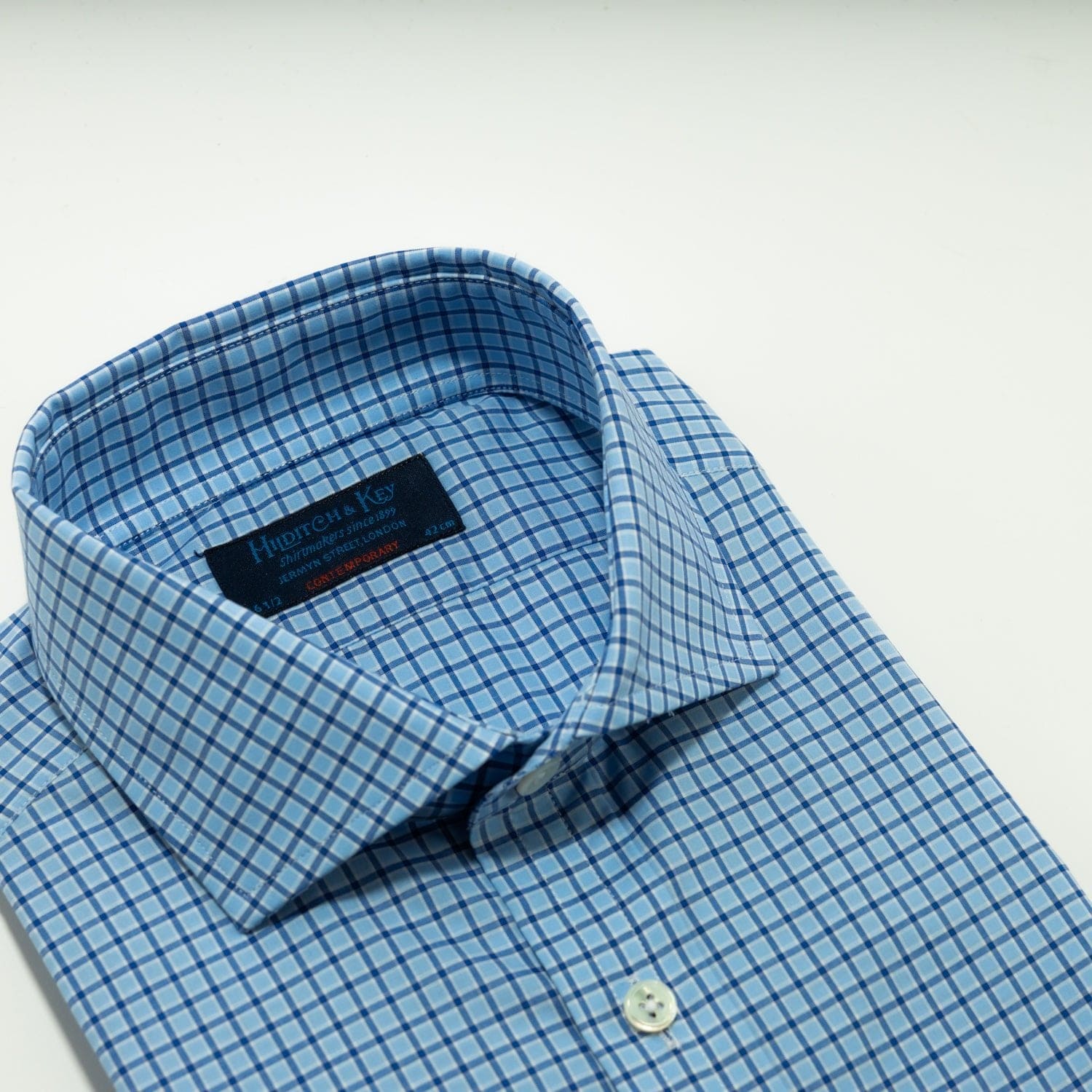 Contemporary Fit, Cutaway Collar, 2 Button Cuff Shirt in Sky Blue & Navy Check