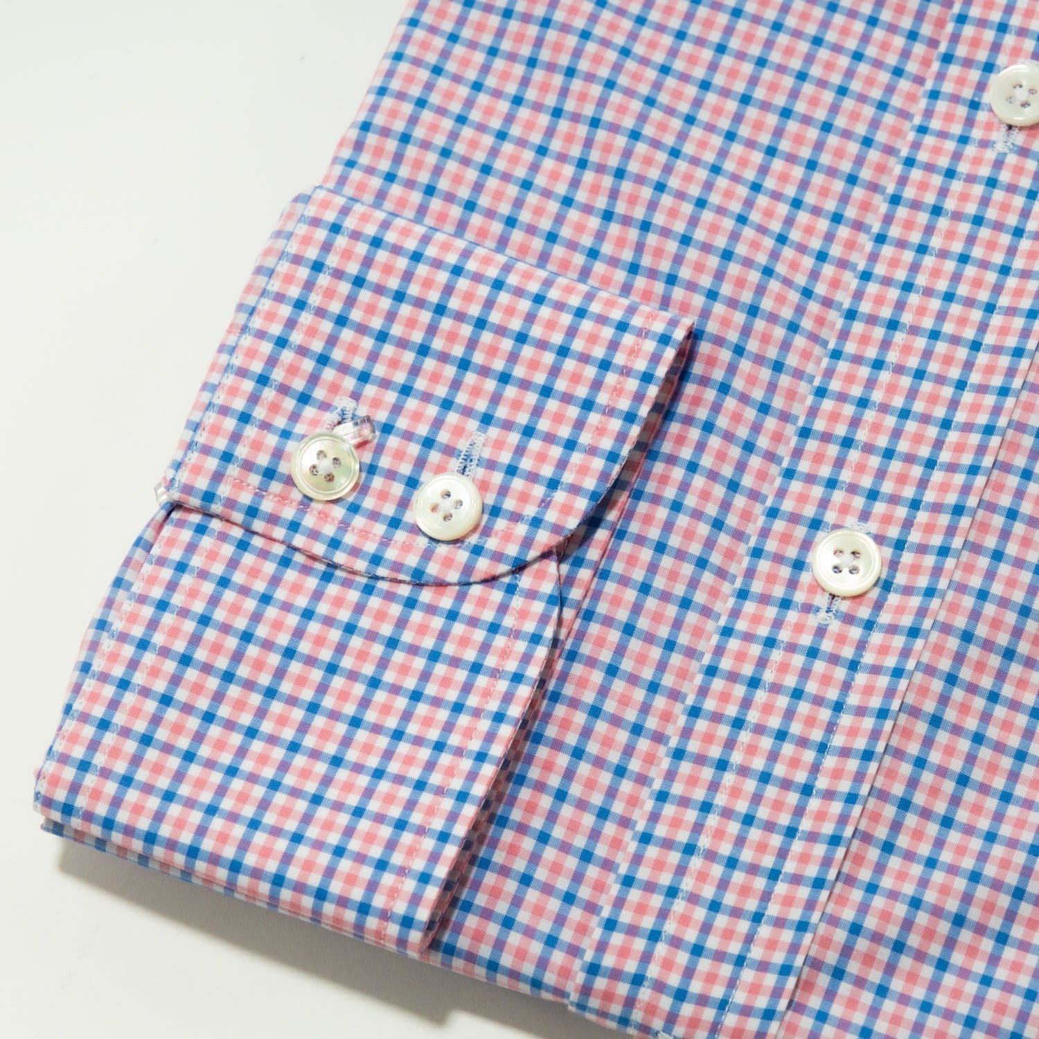 Contemporary Fit, Cutaway Collar, 2 Button Cuff Shirt in Sky Blue & Pink Check