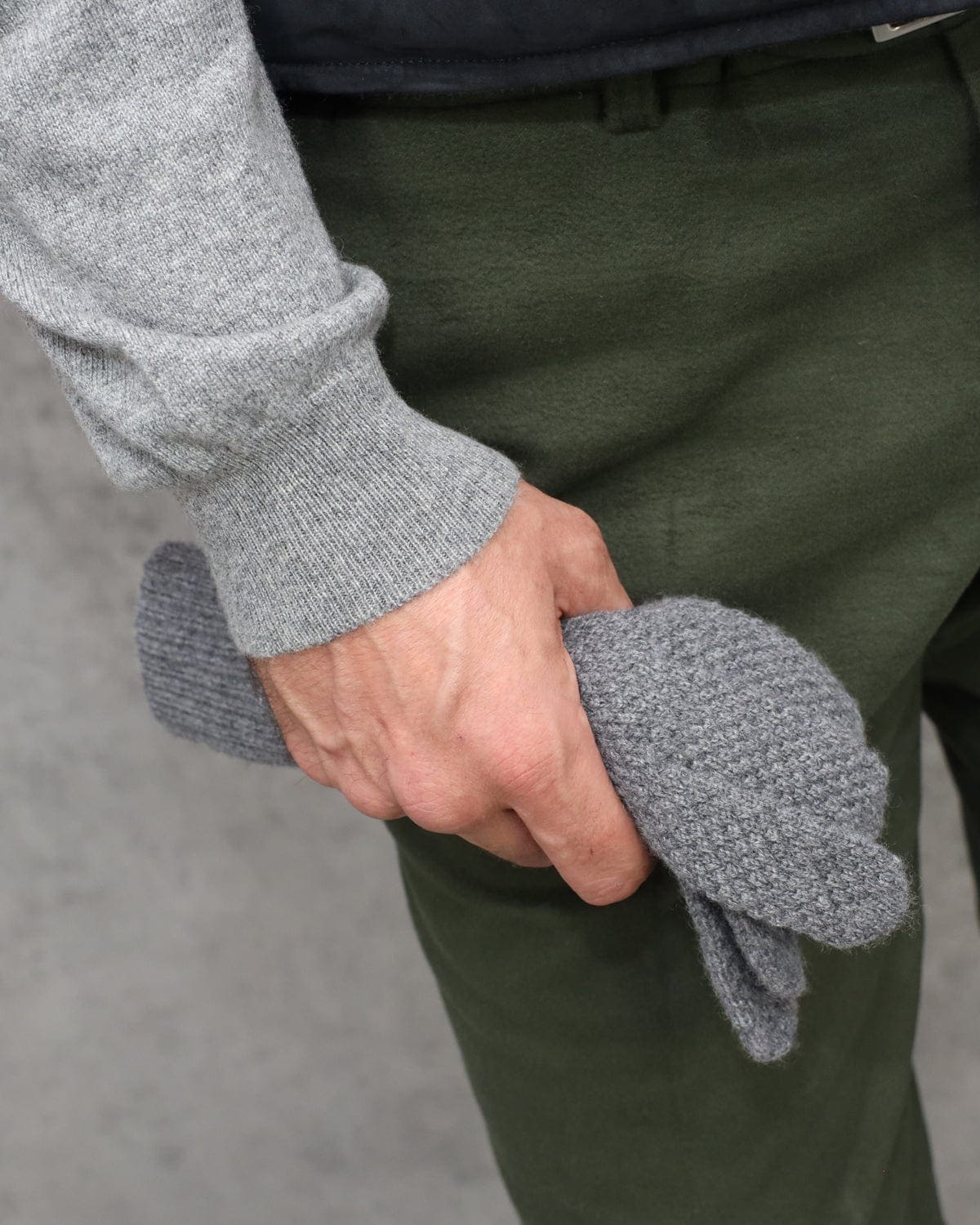 Smog Grey Moss Stitch 100% Cashmere Gloves